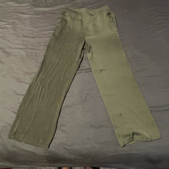 J.D. Luxe Green Satin Pants - Picture 2 of 7